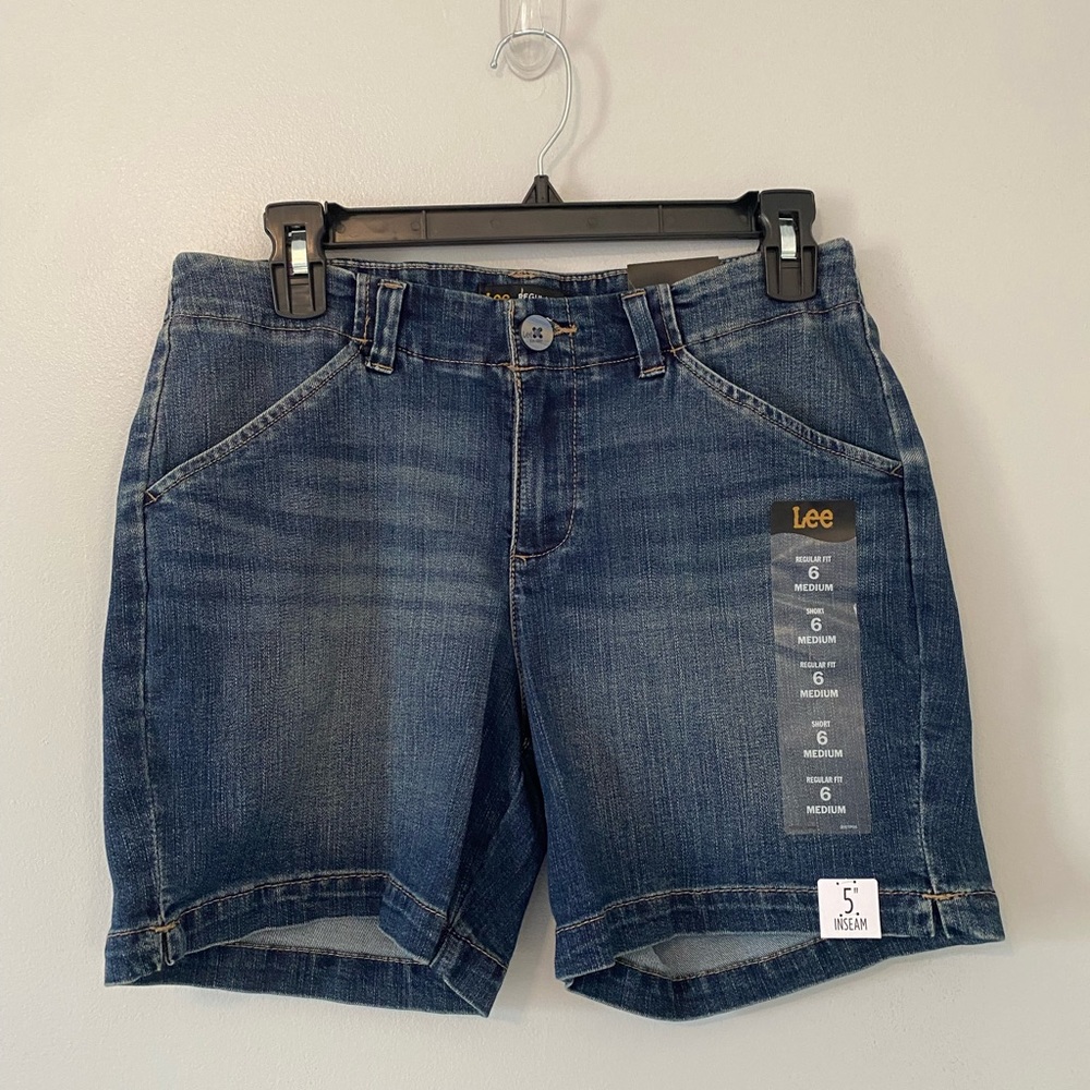 NWT Lee Women’s Blue Jean Shorts Regular Fit 6 Med